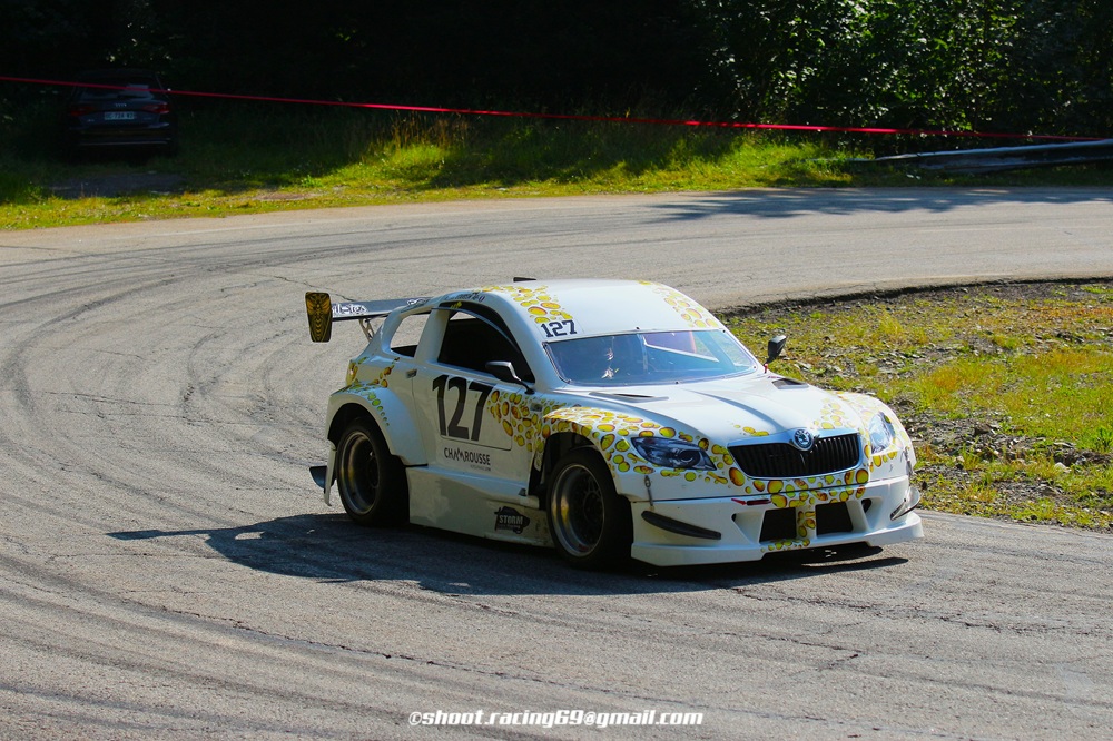 Pour la troisième saison consécutive, c’est au volant d’une Mitjet qu’Aurore Louison animait le Championnat de France de la Montagne.