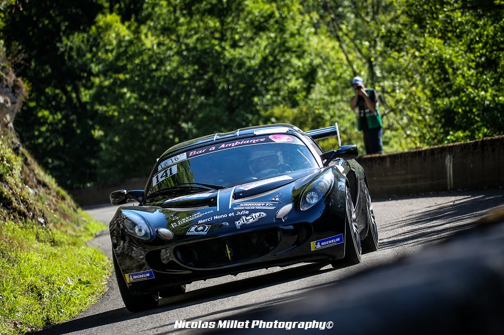 Après avoir conquis deux titres de Championne de France Production au volant d’une Peugeot 106, Elodie Lafosse se lançait un nouveau pari cette saison en optant pour une Lotus Exige.