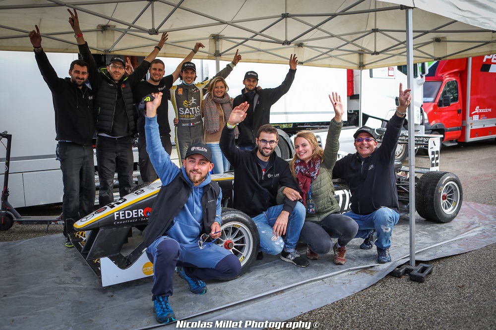 En évoluant au sein du Team Helium Racing, Alexandre Bole disposait cette année d’une Formule Renault dernière génération.