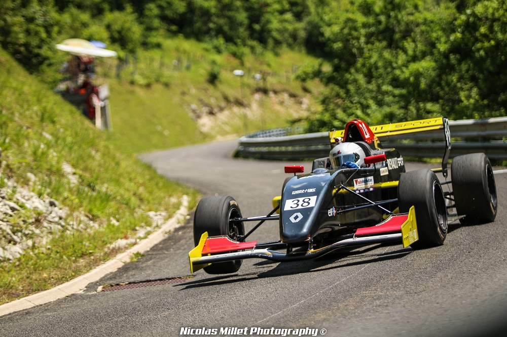 Pour son retour en compétition, Jérôme Debarre a porté son choix sur une Formule Renault dernière génération.
