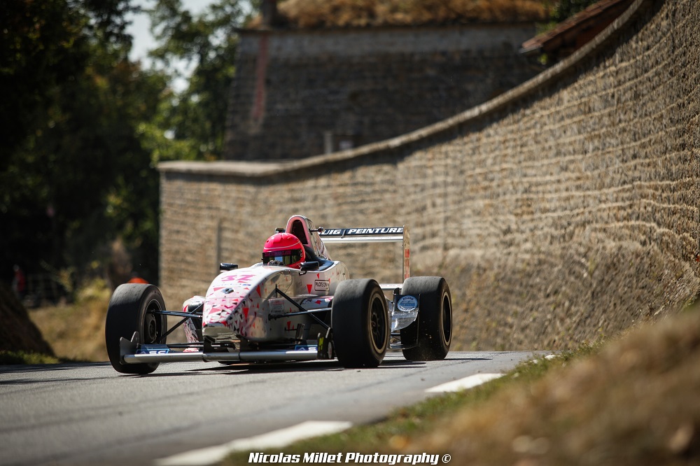 Pour affronter les tracés du Championnat de France de la Montagne, Mélody Clausi a fait le choix de la Formule Renault.