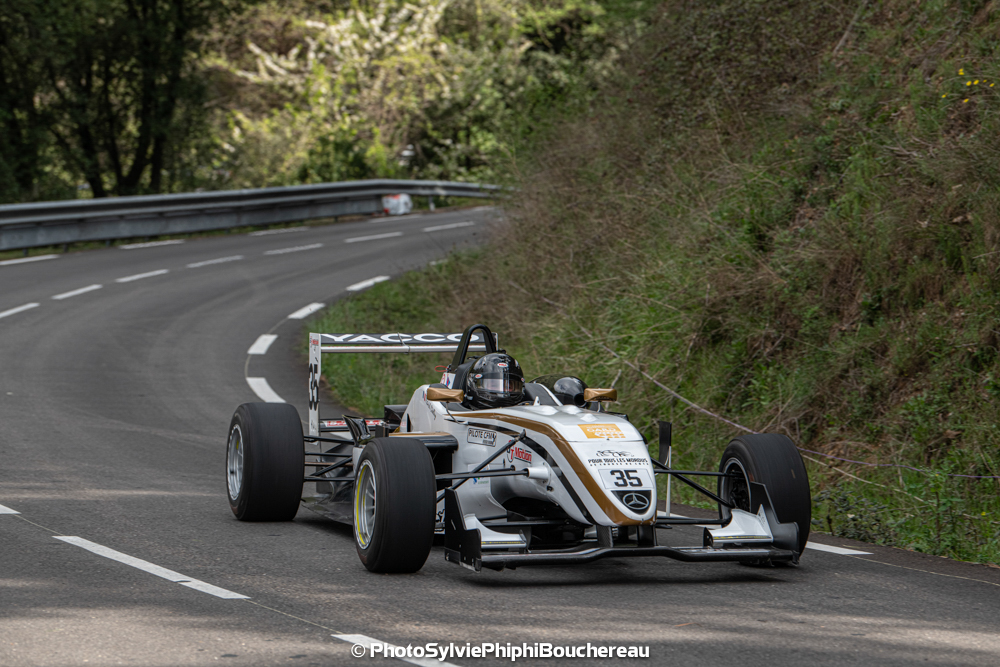 Cette année, Patrick Cholley relançait sa Dallara F311 sur le championnat.