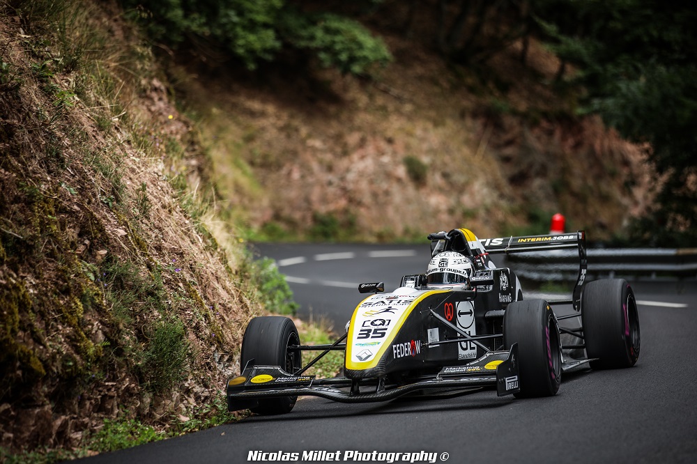 Pour disputer sa première saison sur le Championnat de France de la Montagne, Steeve Gérard avait fait le choix de la Formule Renault.