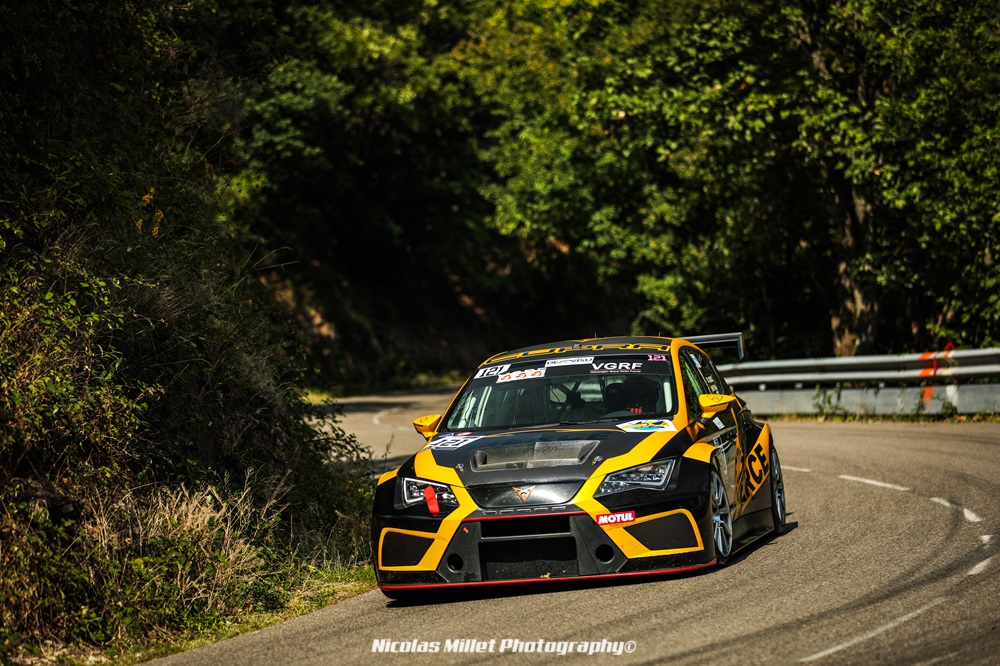 Comme en 2022, c’est au volant d’une Cupra MK3 TCR que Thierry Tierce abordait le Championnat de France de la Montagne 2023.