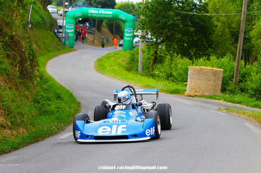 Cette année encore, Viviane Bonnardel défendait ses chances sur le championnat VHC au volant de sa Martini MK15.