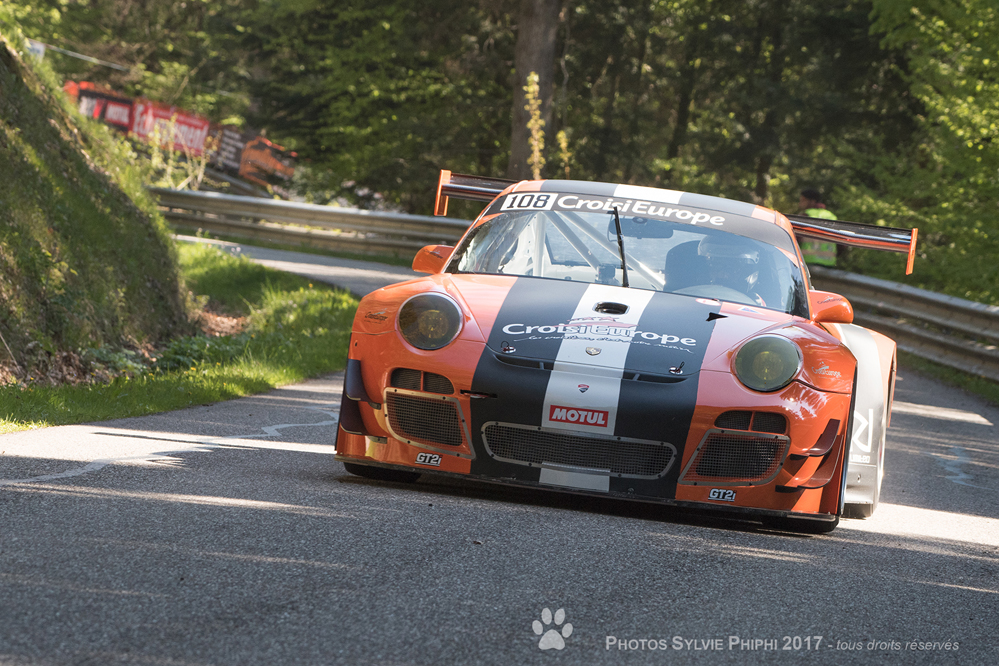 Au volant de sa nouvelle Porsche 997 GT3 R, Christian Schmitter est en tête du Challenge Elite Production.