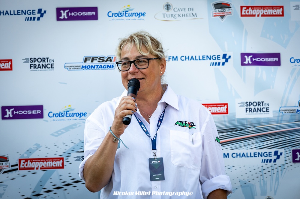 Entourée par une équipe de bénévoles impliqués, Corinne Beffy, la Présidente de l’ASA Beaujolais, est confiante à l’heure de présenter la 64e édition de la Course de Côte de Marchampt.