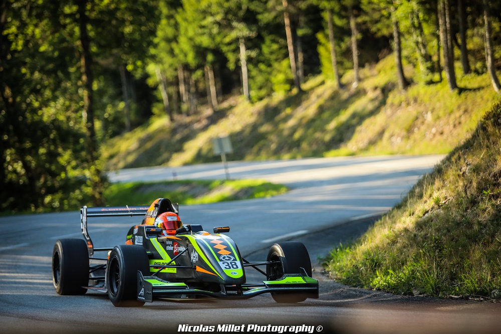 Au volant de sa Tatuus, Corinne Flandy a su réaliser des prouesses, notamment sur la Finale de la Coupe où elle monte sur le podium de sa classe.