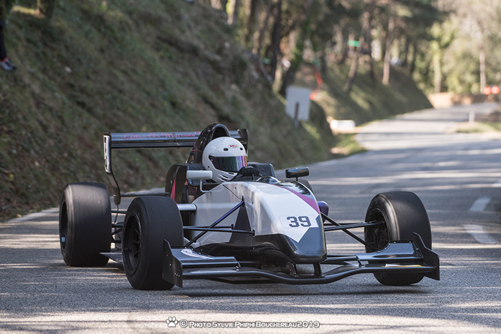 Après avoir terminé 3ème du Challenge Open CM en 2018, Gilles Depierre accroche en 2019 la 2ème place du Challenge Open Formule Renault
