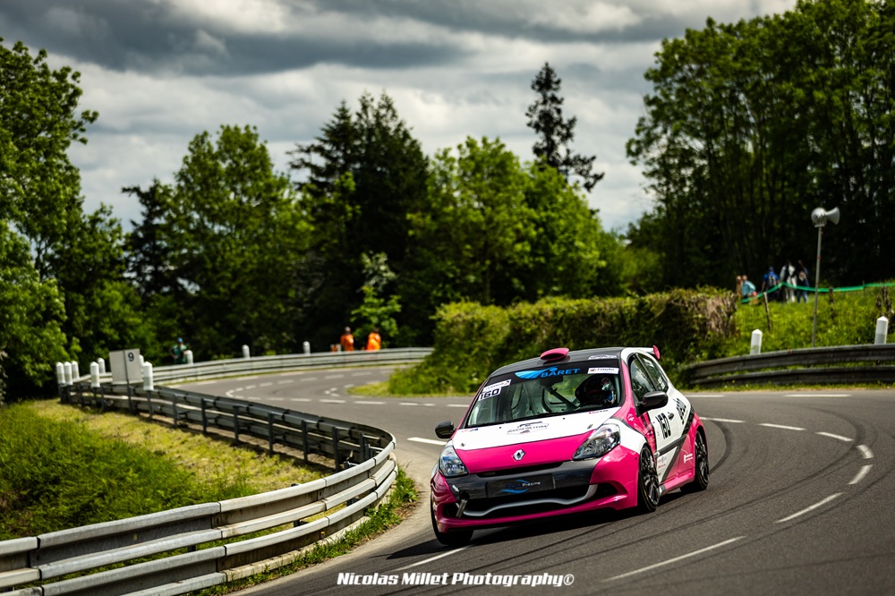 Célia Debé espère pouvoir en 2026 être au départ de l’ensemble des manches du championnat, comme elle l’a fait cette année, et toujours avec sa Clio 3 Cup.