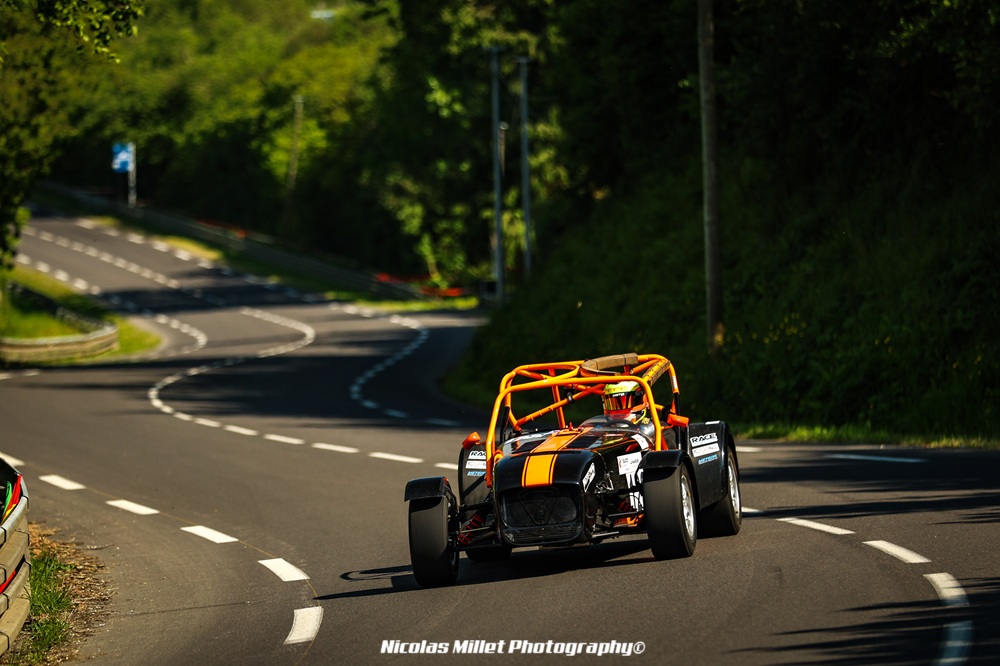 En 2025, la Caterham de Julien évoluera en slalom aux mains d’Aurore Louison.