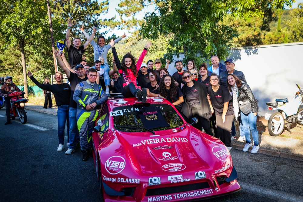 Pour la saison 2025, année de ses 25 ans, Mylénia a pour objectif de remettre sa couronne en jeu au volant d’une voiture plus performante, mais toujours accompagnée de ses proches.