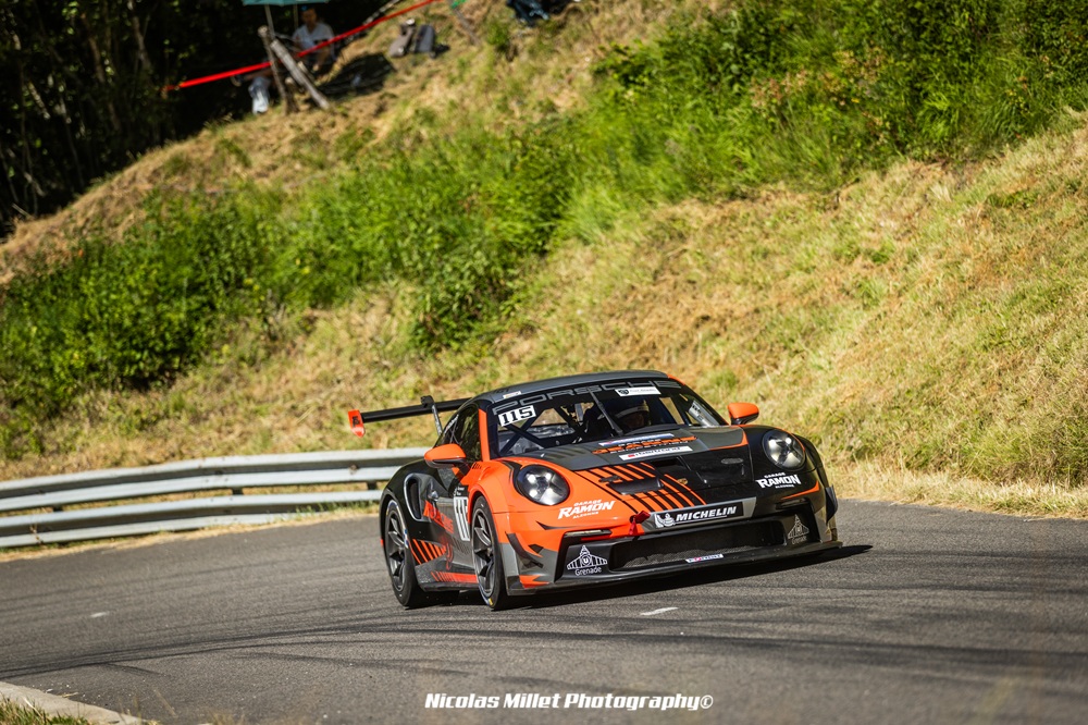 La Porsche est vendue, et Ronald ne sait pas au volant de quelle voiture il abordera en 2027 le Championnat d’Europe ou le Championnat de France.