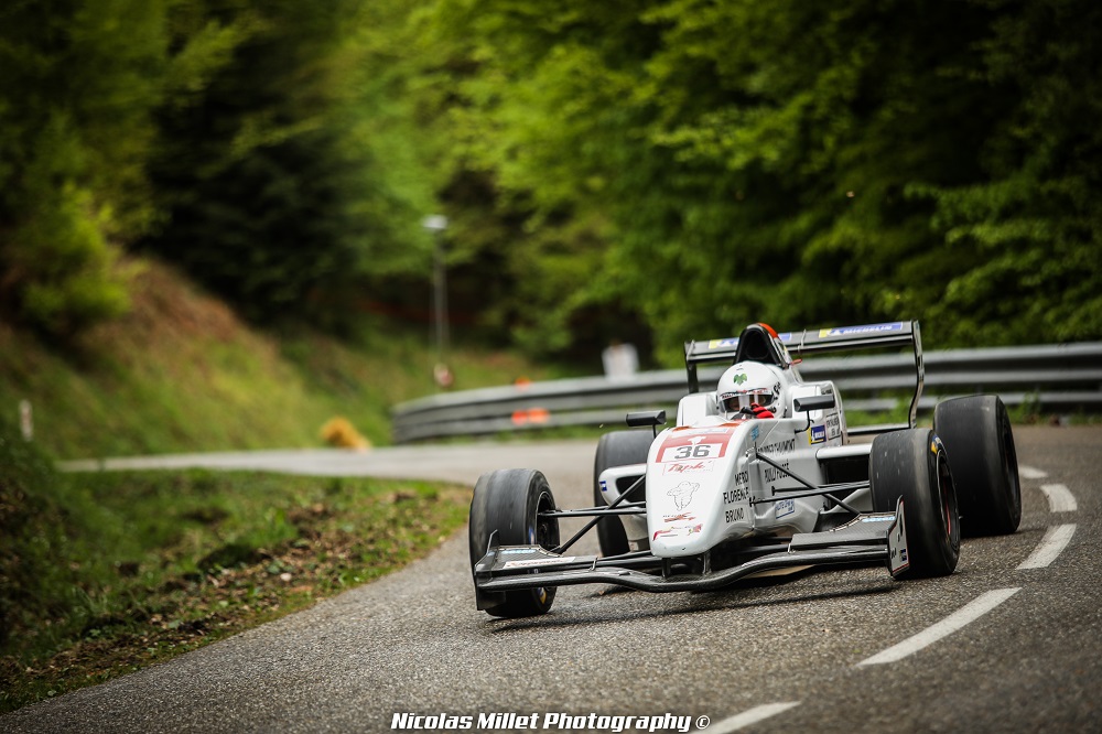 Habitué des premières places, Didier Chaumont est en tête du Challenge Open Formule Renault.