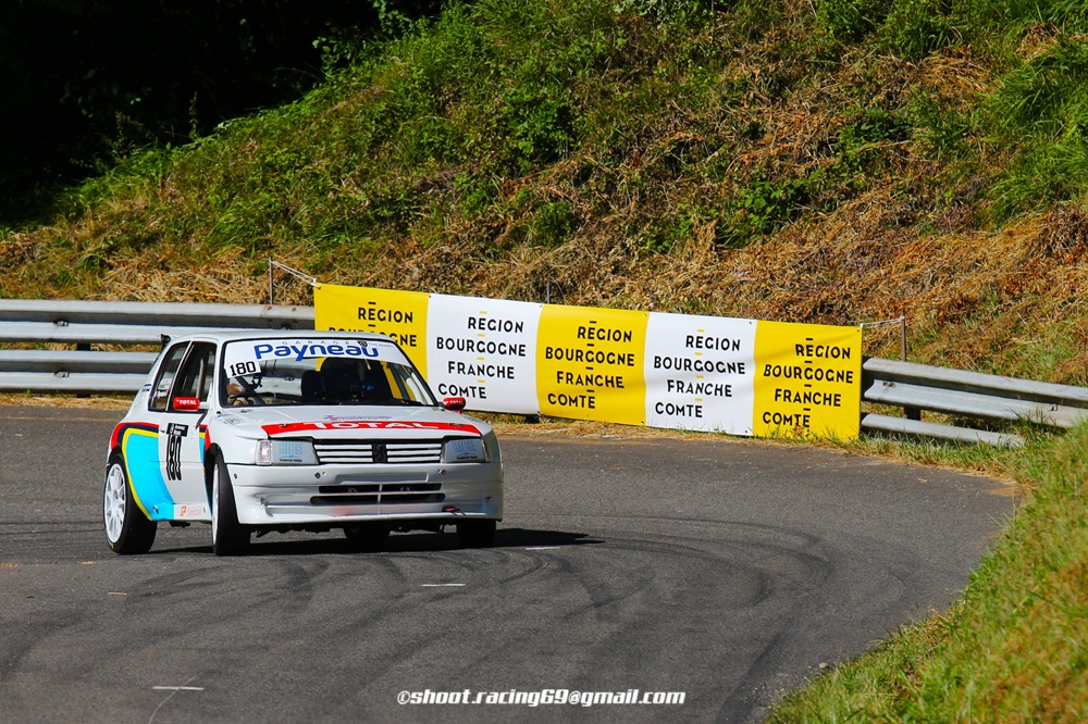 Gilbert Payneau, leader du Challenge Open F2000/4.