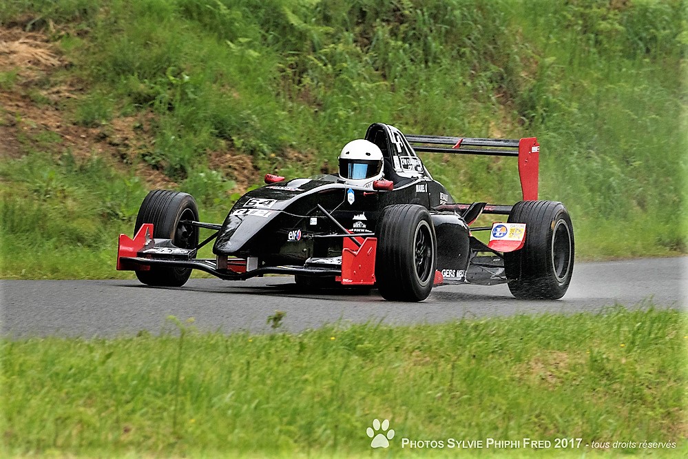 Victoire de Julien Maurel en Formule Renault.