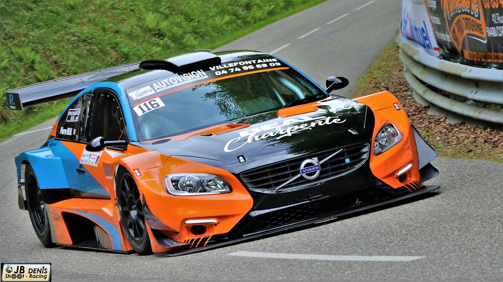 Pierre Beal impose sa Volvo malgré une sortie de route lors de la dernière montée.