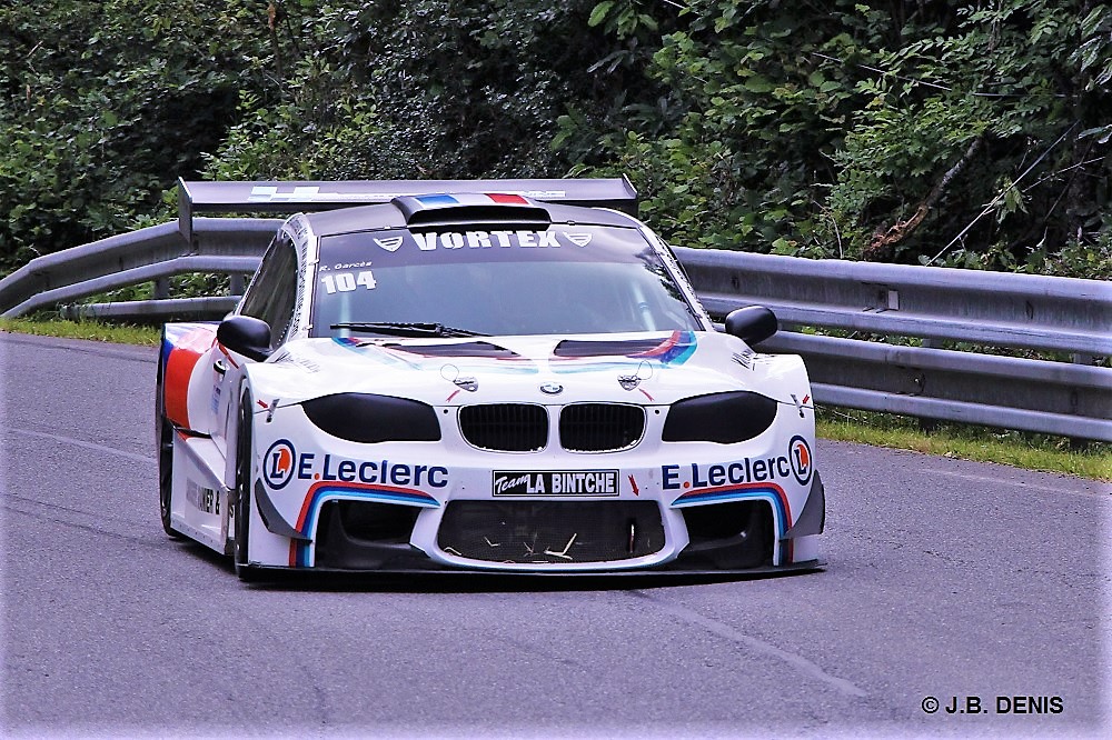 Au volant de sa BMW 1M Vortex, Ronald Garces s'impose en Production.